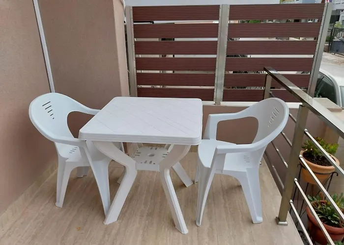 Luxury By The 公寓